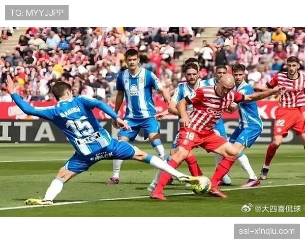 西班牙人队内训练开放,新援前锋状态火热引关注